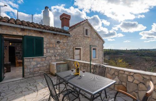 Kuna Peljeska House | Pet-Friendly Holiday Home Kuna Pelješac - Rated 9.5/10