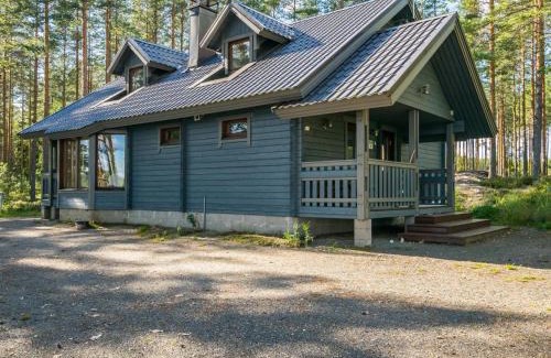Mantyharju House | Stylish Holiday Home Kuvalanranta with Hot Tub & Family Fun