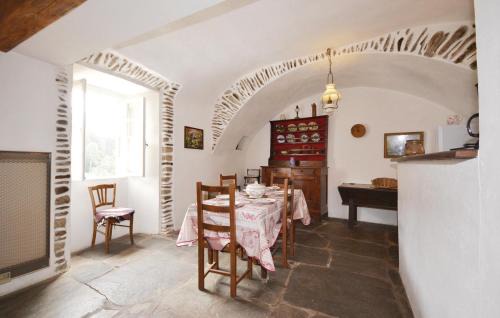 Peyremale House | Cozy 3 Bedroom Home in Peyremale - Pet and Child Friendly