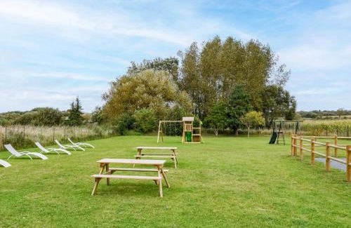 Pirou House | Pet Friendly Holiday Home L'oyat - Rated 9/10 by Guests