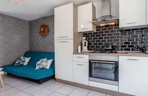 Pirou House | Pet Friendly Holiday Home L'oyat - Rated 9/10 by Guests