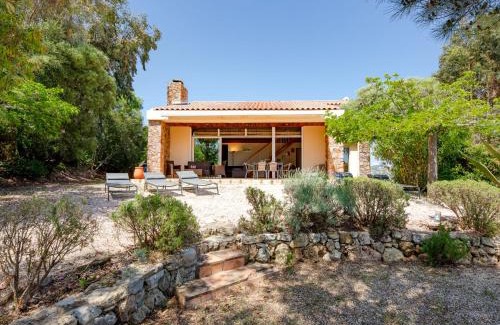 Plage de la Garonnette House | Holiday Home La Bergerie by Interhome