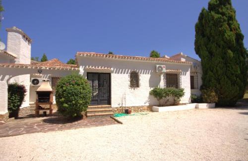 Javea Villa | Inviting Holiday Home La Cartuja with Pool & Pet-Friendly Stay