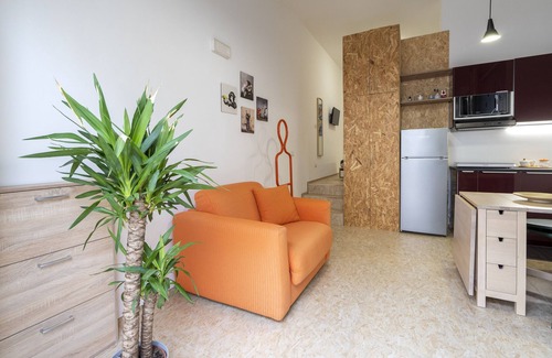 Putignano House | Relax at 'La Casa Di Laura' with Wi-Fi & Spa Amenities