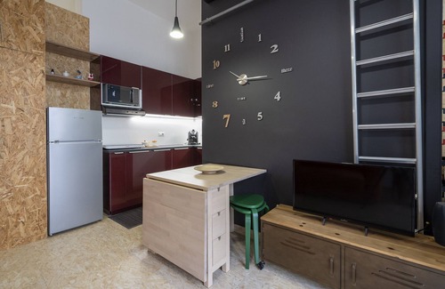 Putignano House | Relax at 'La Casa Di Laura' with Wi-Fi & Spa Amenities