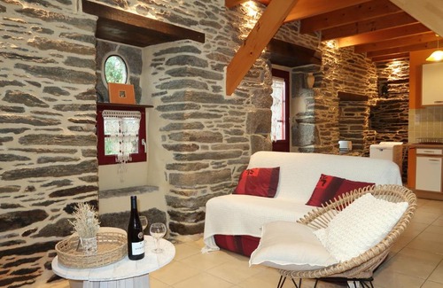 Ploumoguer House | Cozy Holiday Home La Chapelle - Family-Friendly Retreat