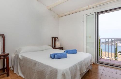 Port de la Selva House | Inviting Holiday Home La Mora II with Pool & Family Amenities