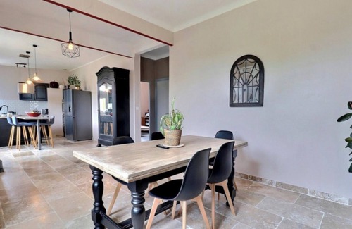 Orgnac-l'Aven House | Holiday Home 'La Forestière' with Balcony and Wi-Fi