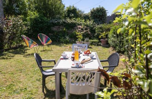 Porspoder House | Pet-Friendly Holiday Home Grande Roche with Kitchen Facilities