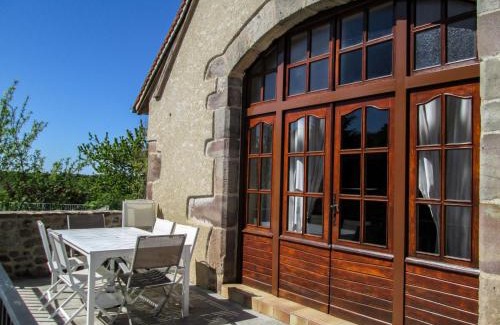 Saint-Jean-Lagineste House | Pet-Friendly Holiday Home La Grange with Private Pool
