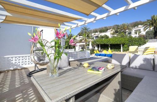 Casas de Torrat House | Pet-Friendly Holiday Home La Grippiere with Pool Access
