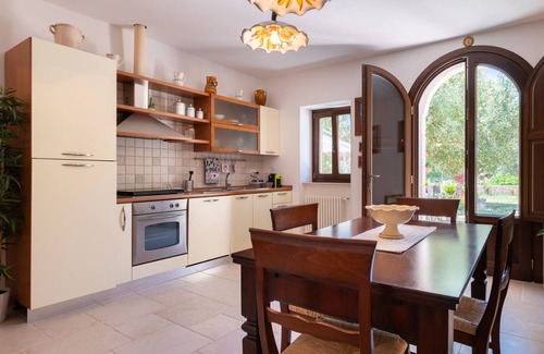 Cisternino House | Exceptional Holiday Home 'La Lamia 21' with Private Garden