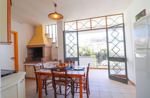 Castro Marina House | Cozy Holiday Home 'La Perla A Castro' with Private Terrace