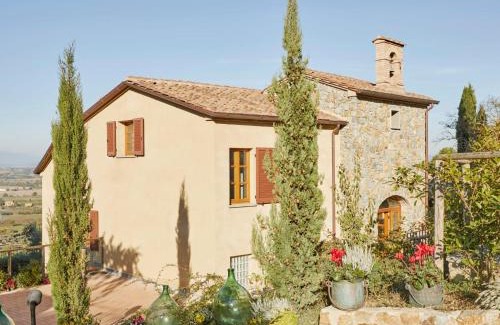 Lucignano House | Relaxing Holiday Home La Smarrita with Private Pool