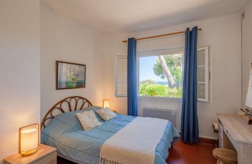 Plage de la Garonnette House | Charming Holiday Home La Treille - Ideal for Families