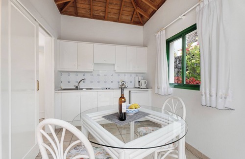 El Paso House | Tranquil Sea View Villa with Pool and Wi-Fi