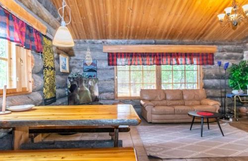 Saariselka House | Pet-Friendly Holiday Home Laanikelo for Family Getaways