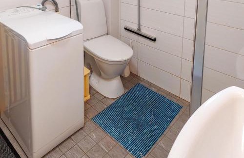 Mikkeli House | Family-Friendly Holiday Home Laavusranta with Hot Tub
