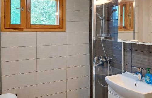 Mikkeli House | Family-Friendly Holiday Home Laavusranta with Hot Tub