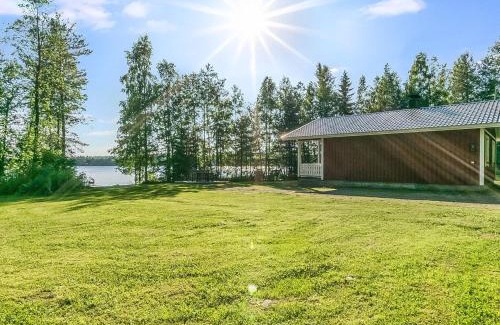 Mikkeli House | Family-Friendly Holiday Home Laavusranta with Hot Tub