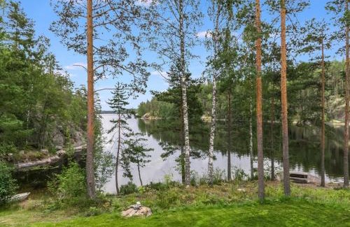 The Lakelands House | Pet-Friendly Holiday Home Lahukka: Ideal for Families