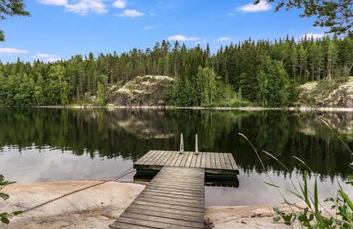 The Lakelands House | Pet-Friendly Holiday Home Lahukka: Ideal for Families