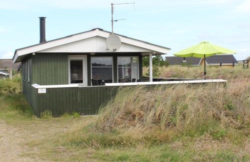 Bjerregard Strand House | Cozy Holiday Home Lambe Near the Sea in Western Jutland