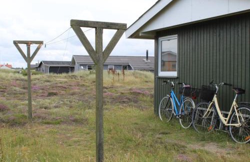 Bjerregard Strand House | Cozy Holiday Home Lambe Near the Sea in Western Jutland