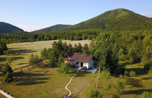 Rudanovac House | Relaxing Holiday Home Lana with Oceanfront Pool & Views