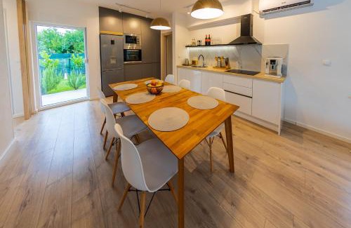 Hodbina House | Holiday Home Lara