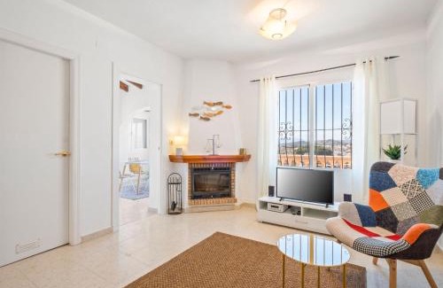 Benitachell House | Elegant Holiday Home Las Mimosas with Pool & Family Fun