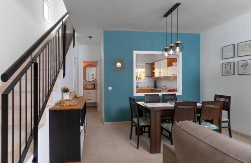 Maspalomas House | Ideal Getaway at 'Las Velas 37' with Pool & Ocean Views