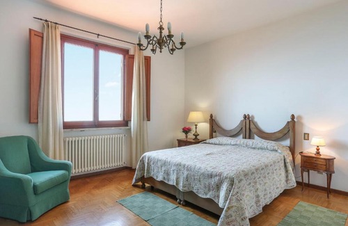 Giugnano House | Family-Friendly Retreat at Holiday Home Le Castagne