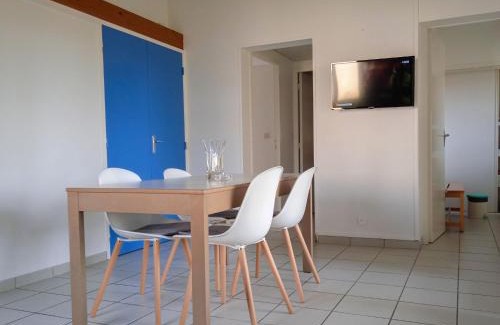 Prailles House | Family-Friendly Holiday Home Le Domaine du Lambon-1