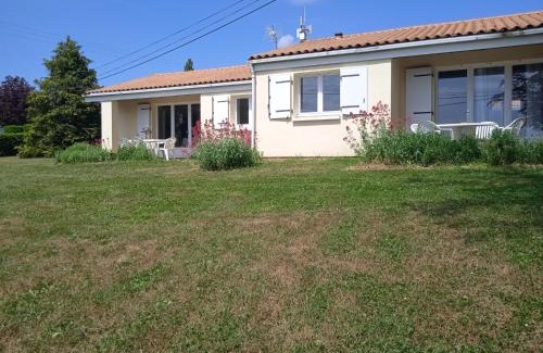 Prailles House | Family-Friendly Holiday Home Le Domaine du Lambon-1