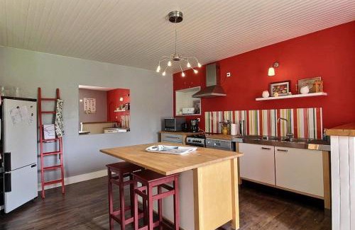 Gommenec'h House | Pet-Friendly Getaway at Le Gite de Kerneuil, Rated 9.3/10