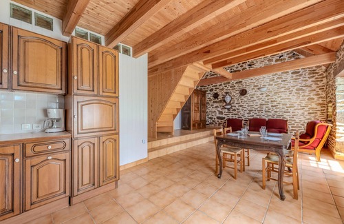 Porspoder House | Holiday Home 'Le Gîte Rose 4' with Private Terrace and Shared Garden
