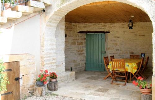 Nuzejouls House | Pet-Friendly Holiday Home Le Mas de Serre with Pool