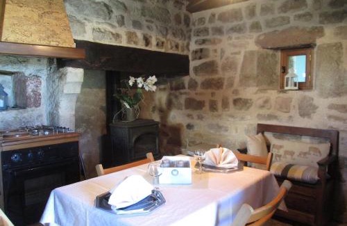 Saint-Jean-Lagineste House | Discover Le Pigeonnier: Family-Friendly Getaway with Pool