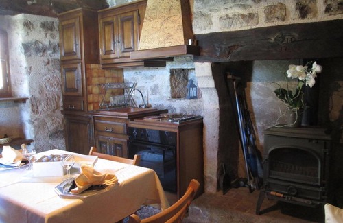 Saint-Jean-Lagineste House | Discover Le Pigeonnier: Family-Friendly Getaway with Pool