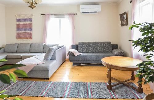 Maentsaelae House | Pet-Friendly Holiday Home Lehtola for Family Getaways