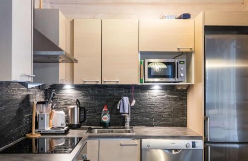 Sotkamo House | Family-Friendly Holiday Home Leimu with Hot Tub & 9/10 Rating