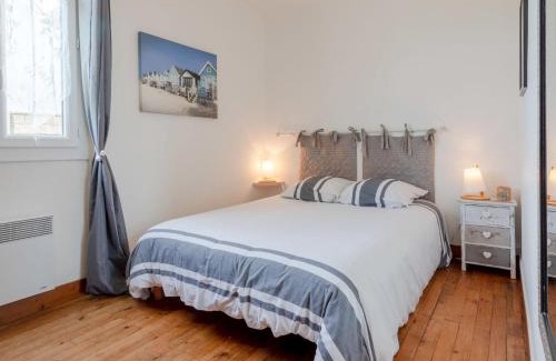 Anneville-sur-Mer House | Pet-Friendly Oceanfront Retreat at Les Cordylines - ASM400