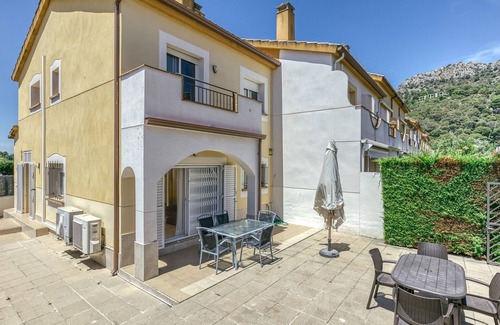 L'Estartit House | Relax at Holiday Home 'Les Medes' with Pool and Ocean Views