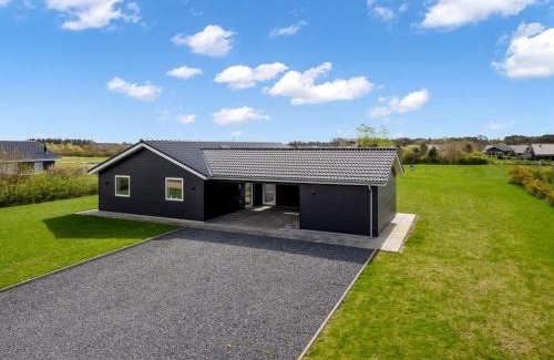 Skaven Strand House | Family-Friendly Holiday Home Levin Near the Inlet
