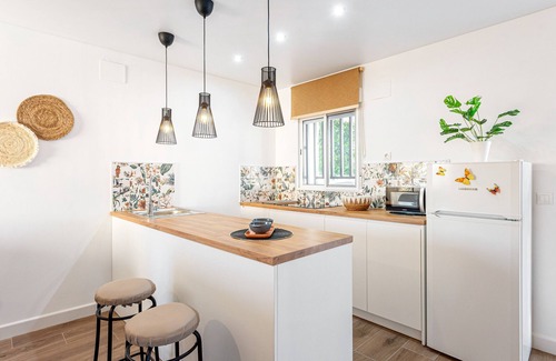 Campanillas House | 10/10 Rated Holiday Home 'Limón Lunero' with Private Terrace