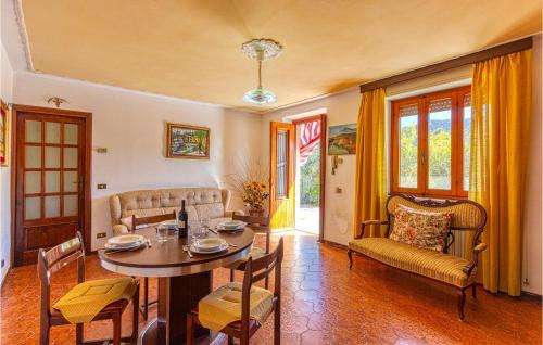 Camaiore House | Comfortable Retreat in Nocchi - Family-Friendly Kitchen