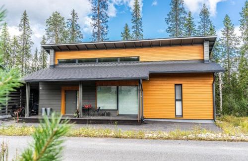 Syote House | Kid-Friendly Holiday Home Loma-saaga 3 with Hot Tub