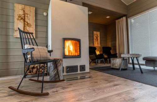 Syote House | Kid-Friendly Holiday Home Loma-saaga 3 with Hot Tub