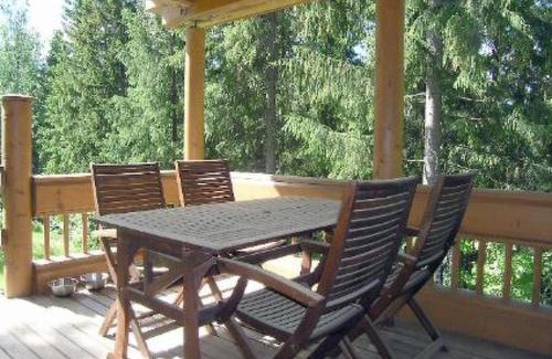 Kuhmoinen House | Cozy Holiday Home Lomakuikka with Hot Tub & Family Comfort
